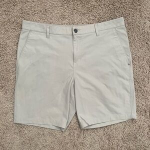 Vuori Meta Shorts Mens 36 Beige Chino Outdoor Casual Active Golf Comfort V379